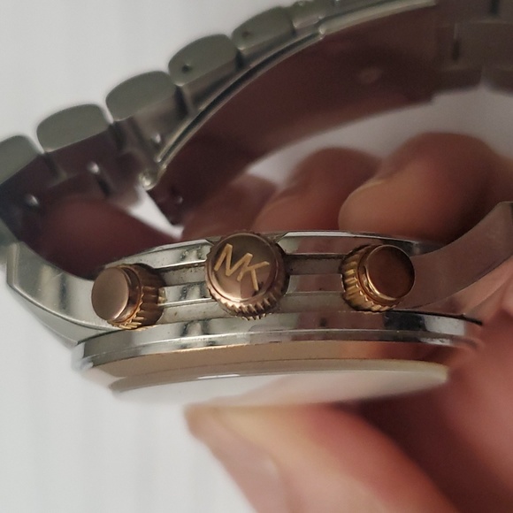 MK watch - Picture 4 of 5